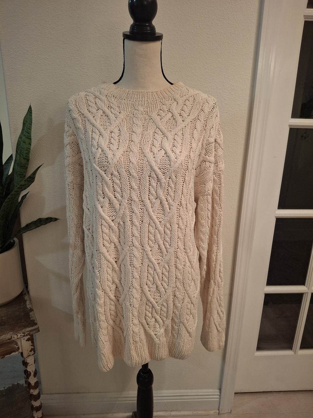 Silk Horchow Cream Cable-Knit Crewneck Sweater
